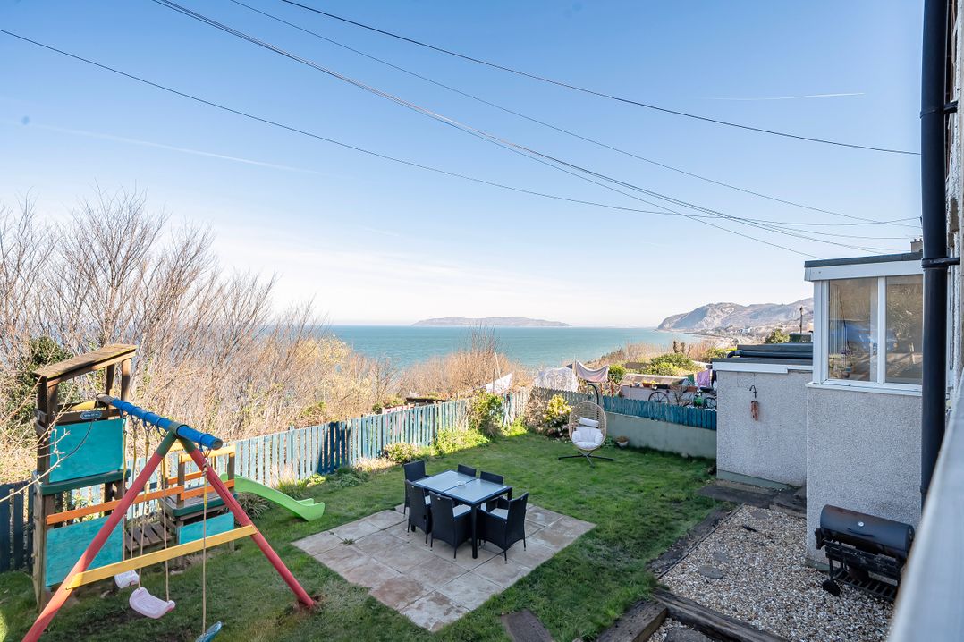Sea view cottage