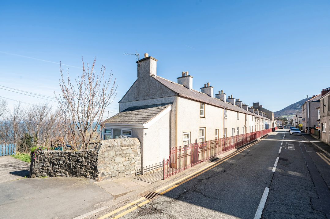 Sea view cottage