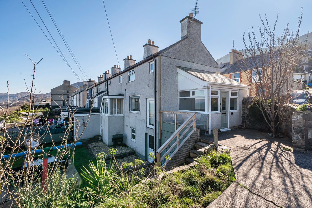 Sea view cottage