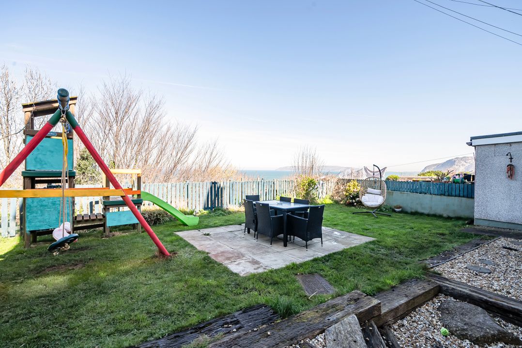Sea view cottage