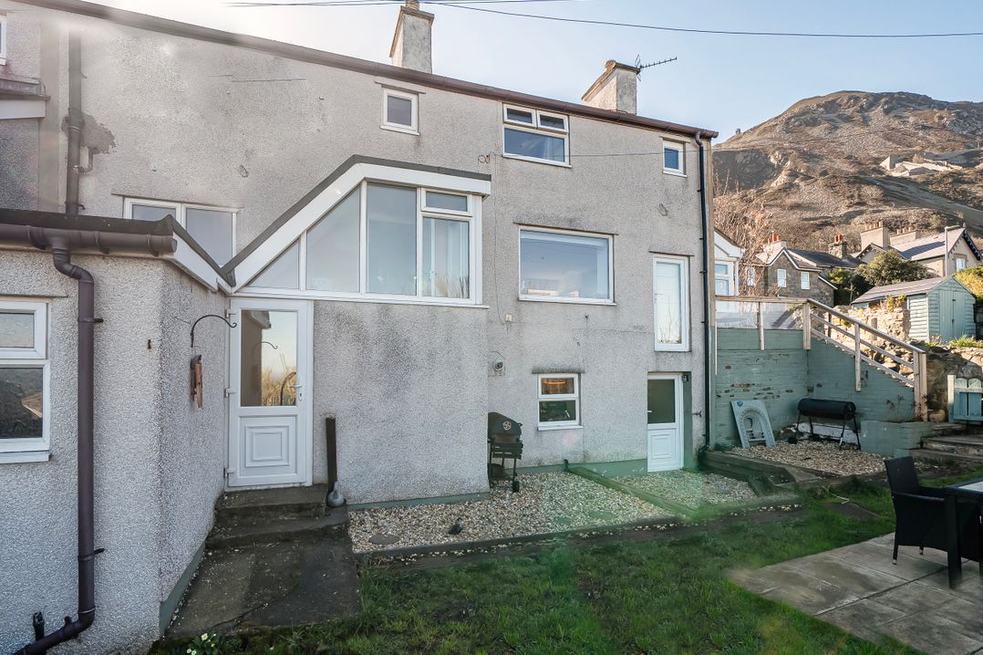 Sea view cottage