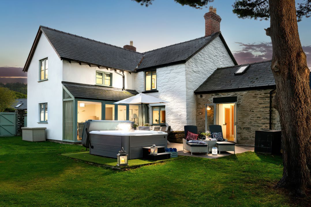 Cilan Farmhouse