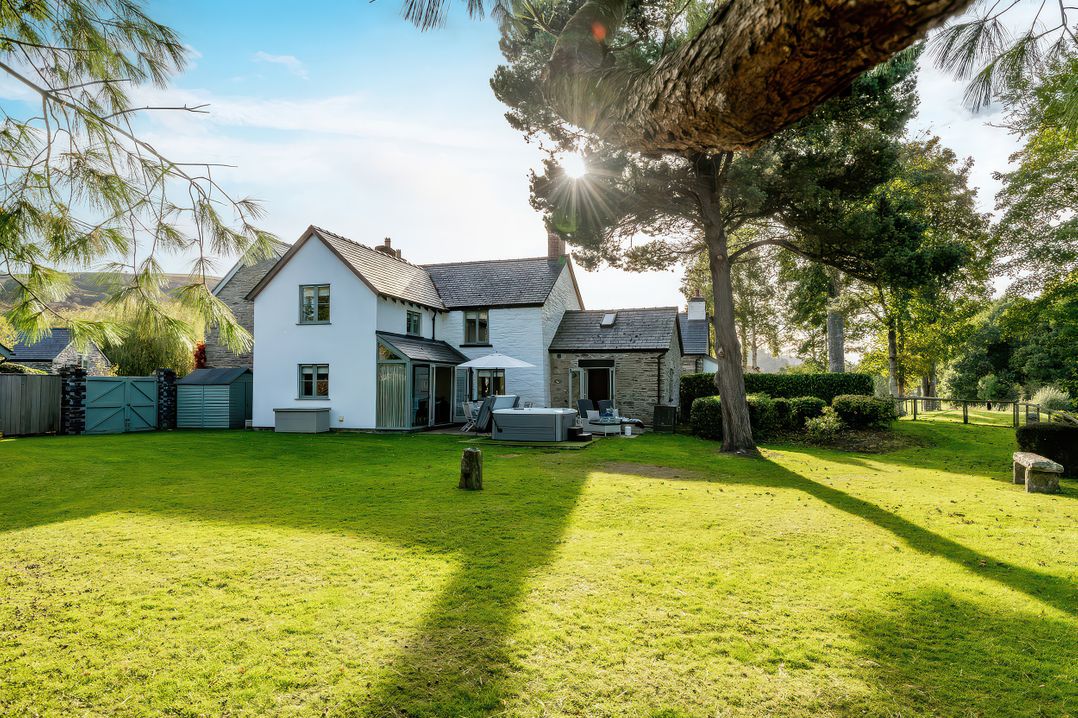 Cilan Farmhouse