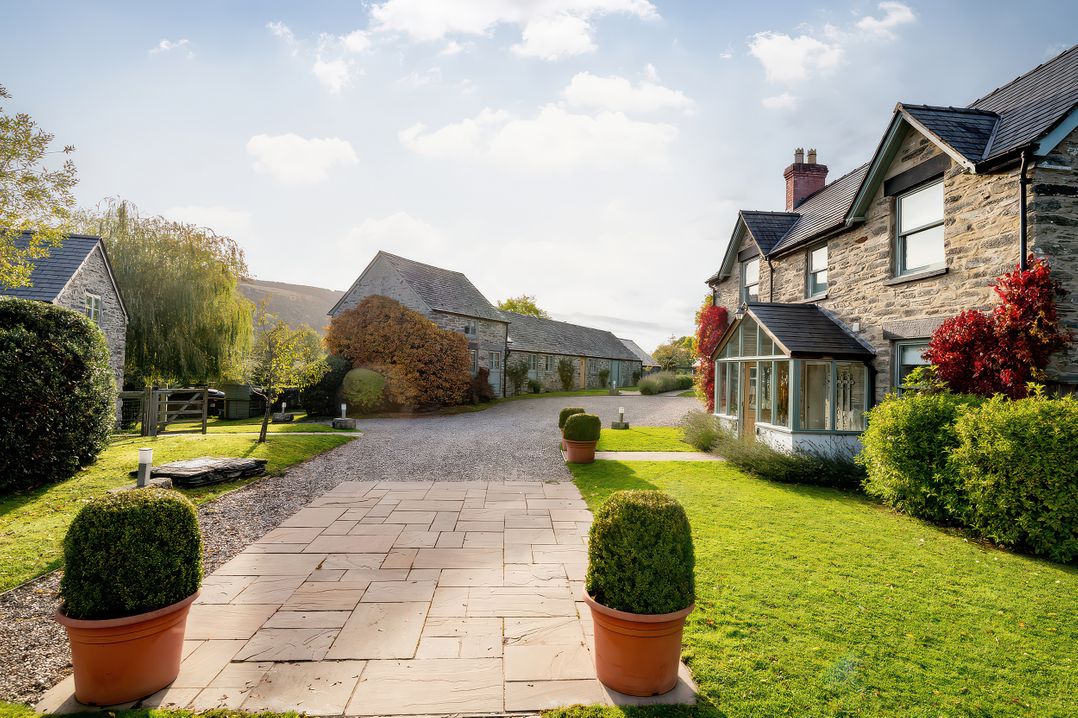 Cilan Farmhouse