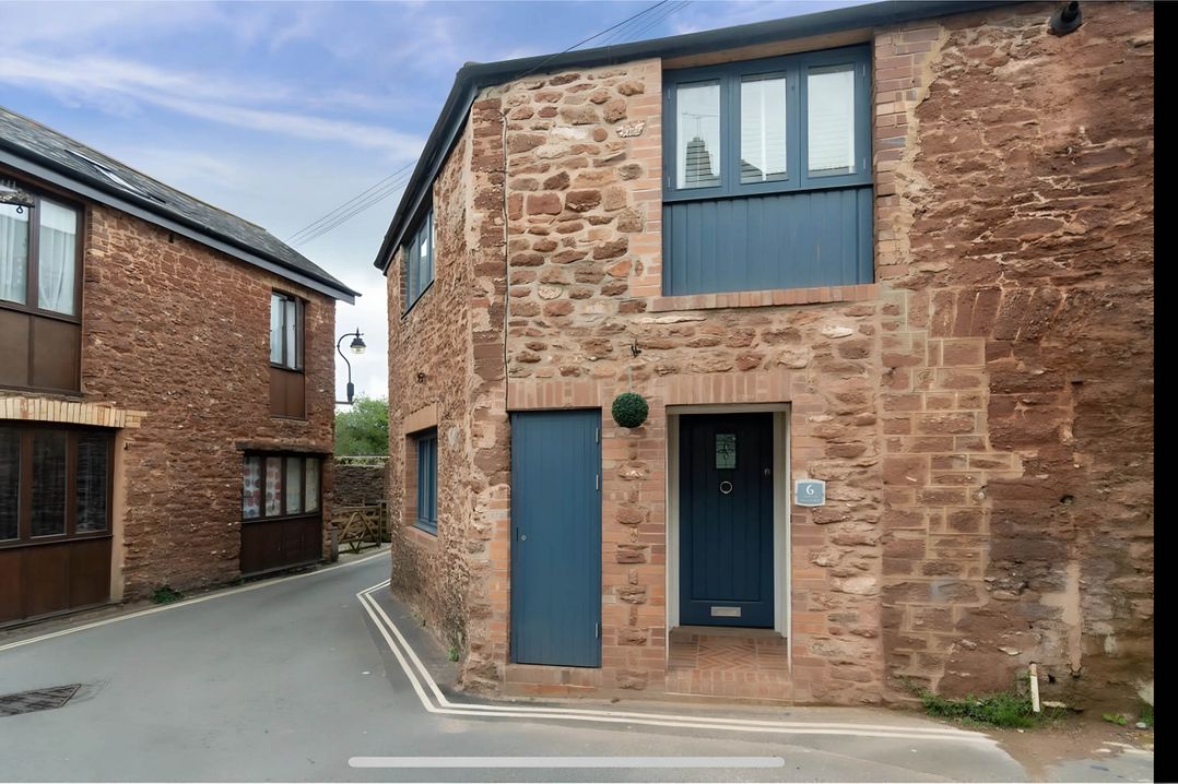 Seaside Cottage Escape in Paignton - Sleeps 4