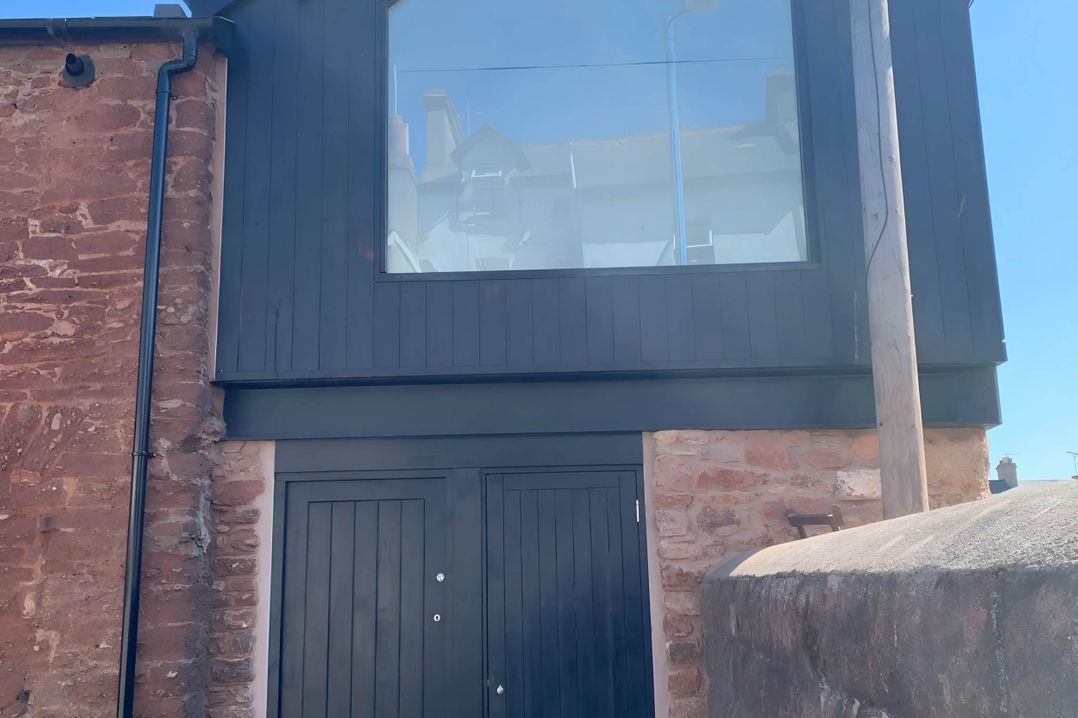 Modern Seaside Cottage - Sleeps 5