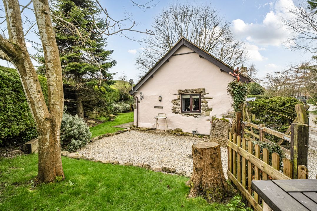 Converted Stone Barn -20 Acres - Farm Animals!