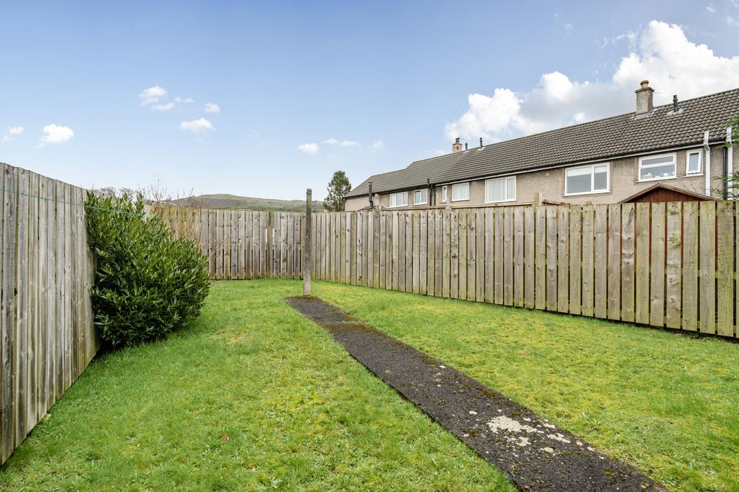 2 Bed House - Sleeps 4 - Garden - Parking - Wifi