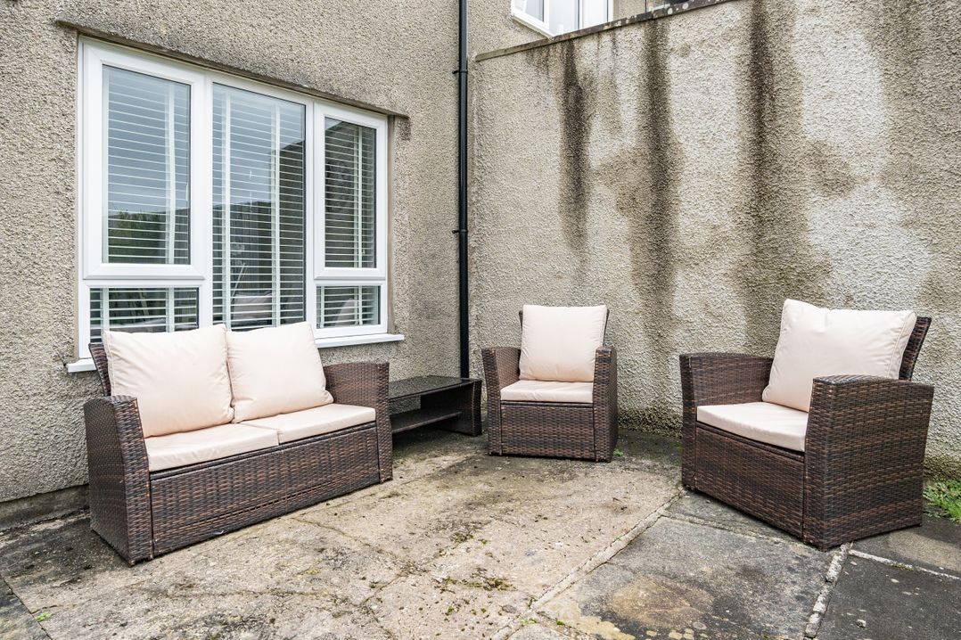 2 Bed House - Sleeps 4 - Garden - Parking - Wifi