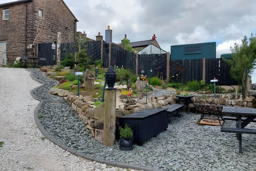 1 Bed Cottage - Sleeps 3 - Garden - Parking - Wifi