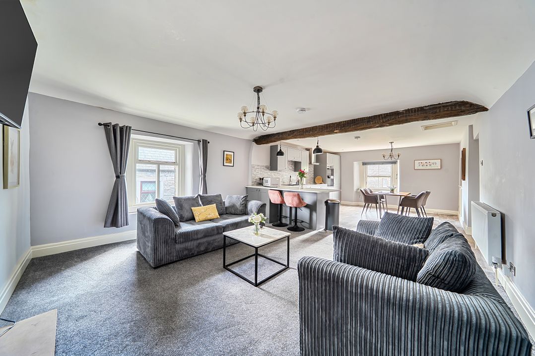 Cosy Apartment above Village Pub