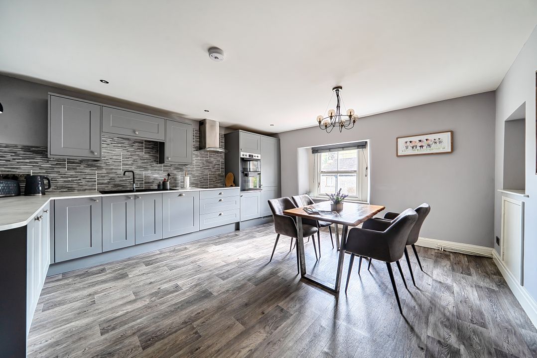 Cosy Apartment above Village Pub