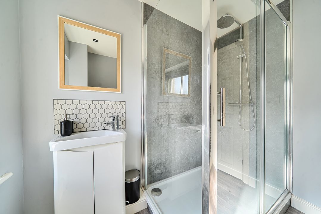 Cosy Apartment above Village Pub