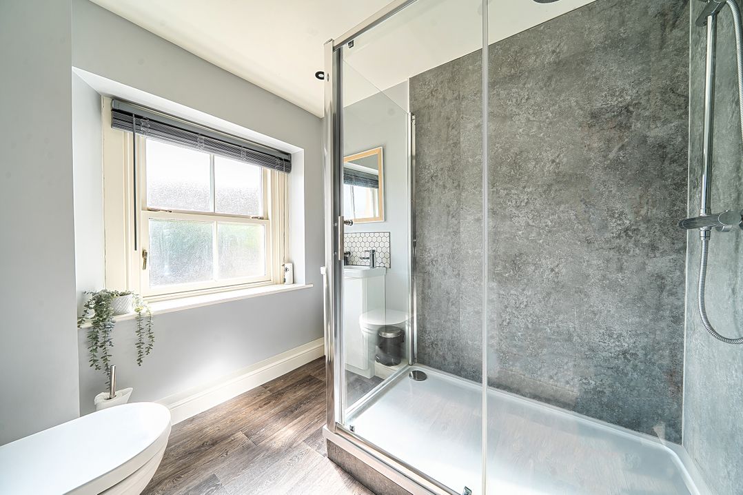 Cosy Apartment above Village Pub