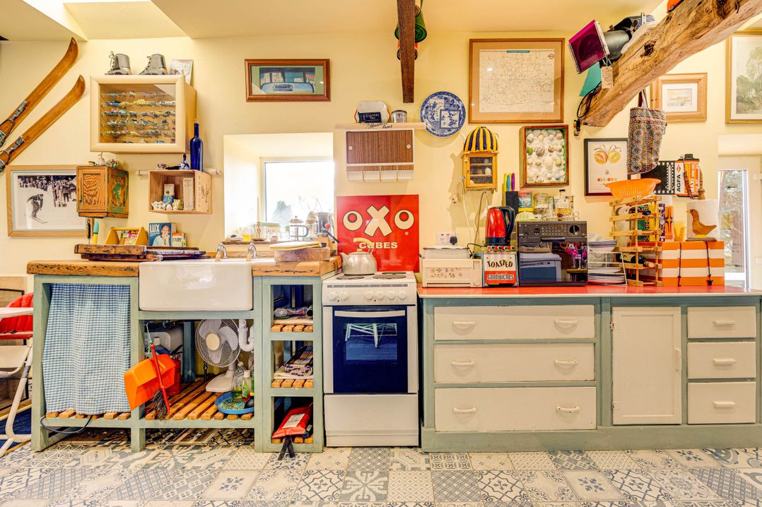 Family Country Cottage with a private Valley View