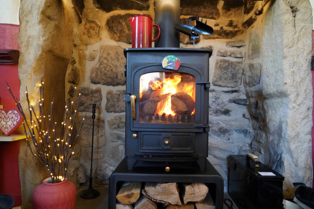 Traditional 2 Bedroom Cottage in Eyam, Hope Valley