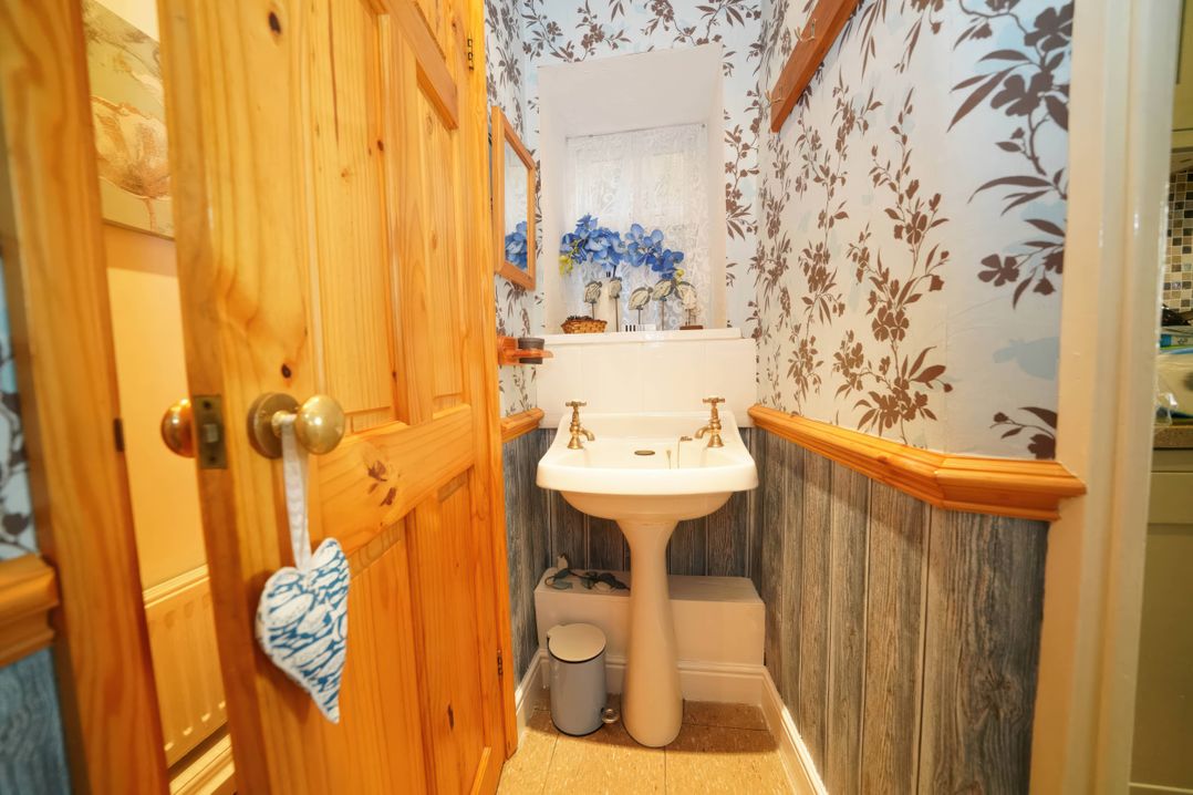 Traditional 2 Bedroom Cottage in Eyam, Hope Valley