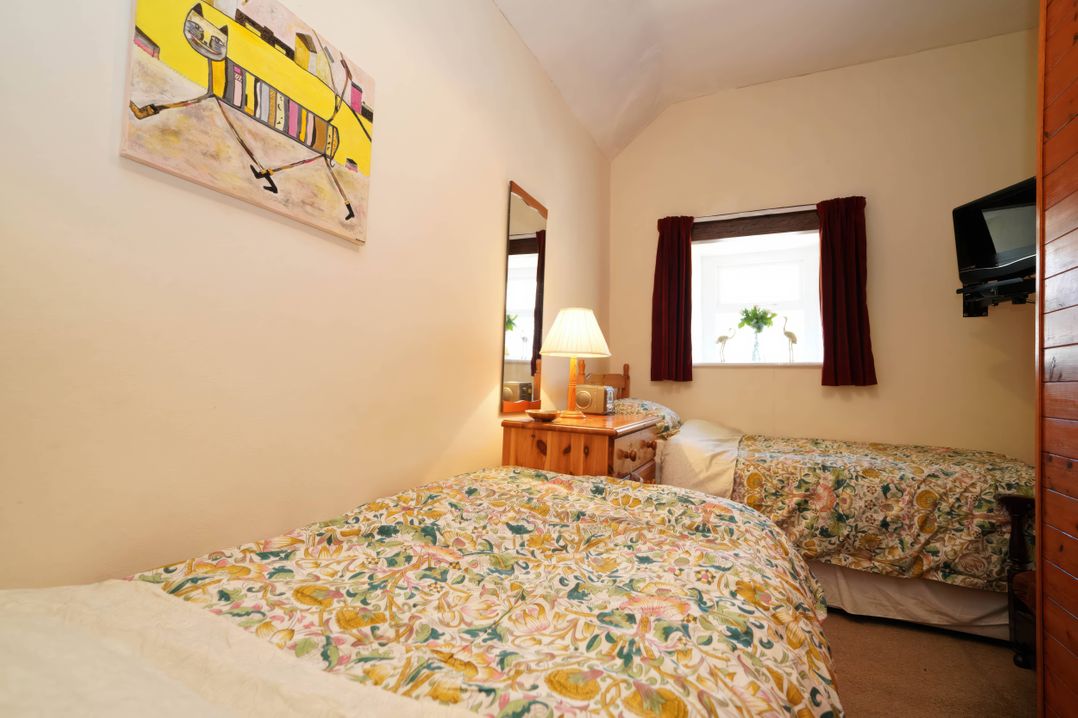 Traditional 2 Bedroom Cottage in Eyam, Hope Valley