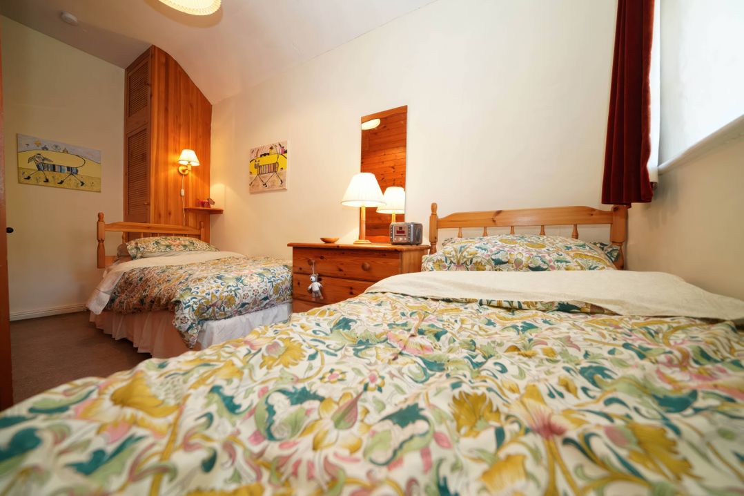 Traditional 2 Bedroom Cottage in Eyam, Hope Valley