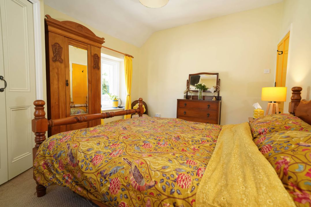 Traditional 2 Bedroom Cottage in Eyam, Hope Valley