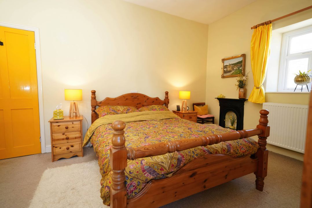 Traditional 2 Bedroom Cottage in Eyam, Hope Valley