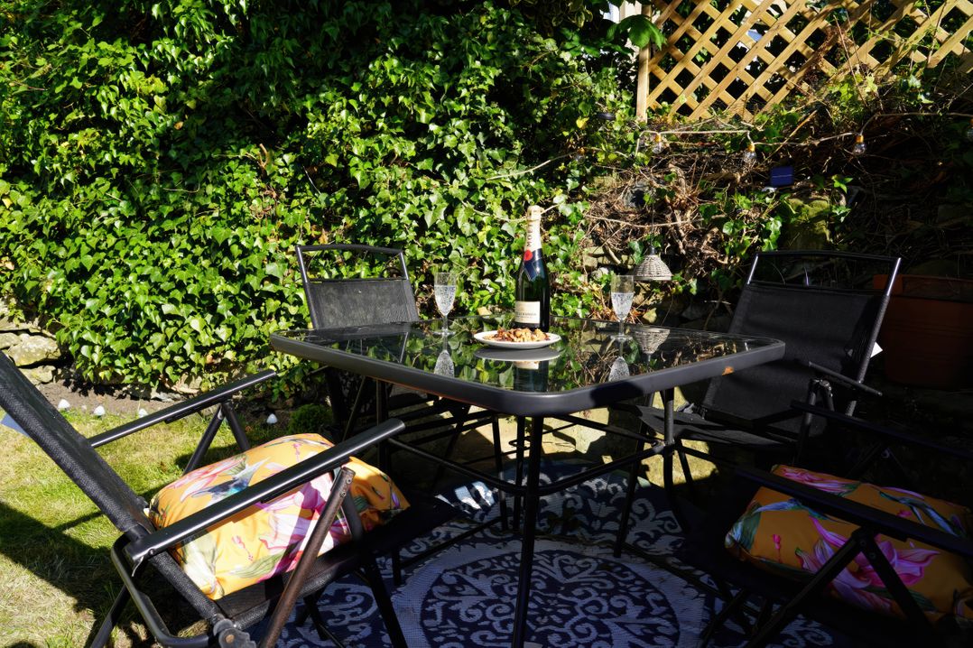 Traditional 2 Bedroom Cottage in Eyam, Hope Valley