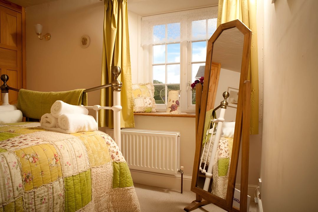 Quiet cottage on the rural edge of Brixham