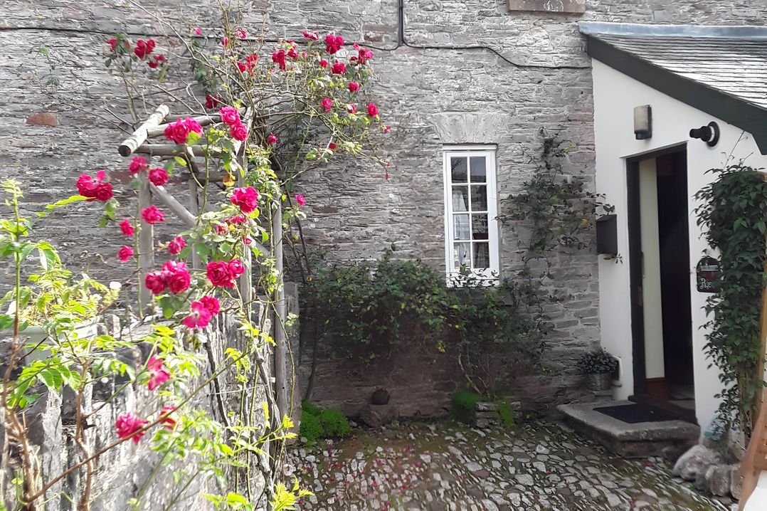 Quiet cottage on the rural edge of Brixham