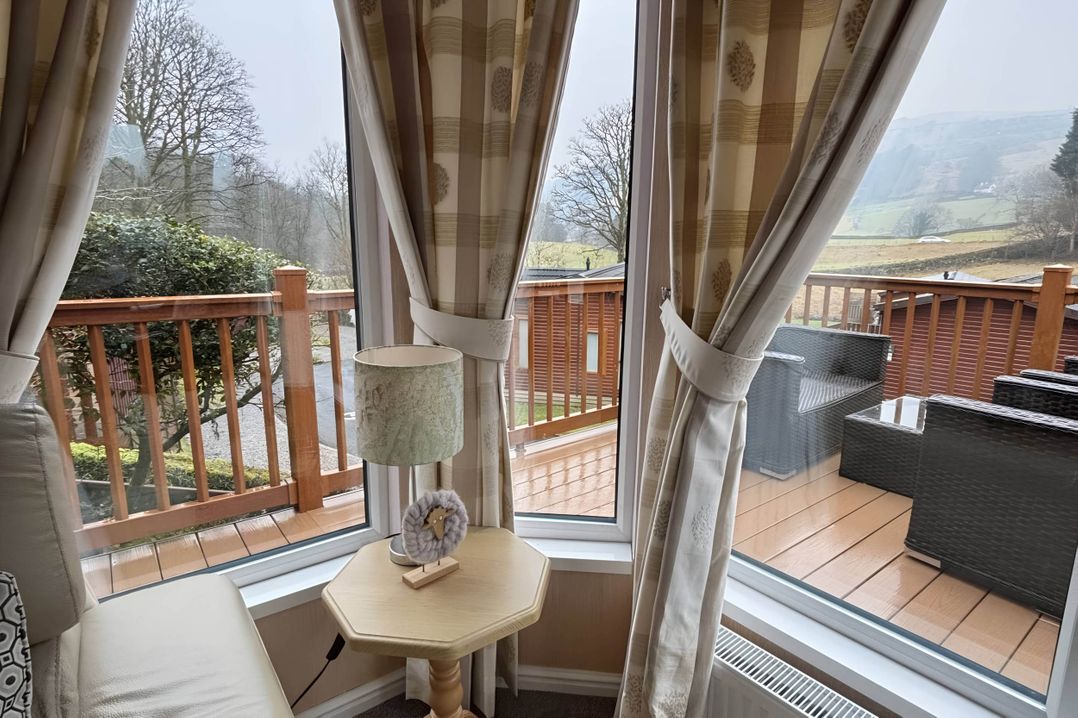 2 Bed Lodge-Sleeps 4-stunning views -Pet Friendly