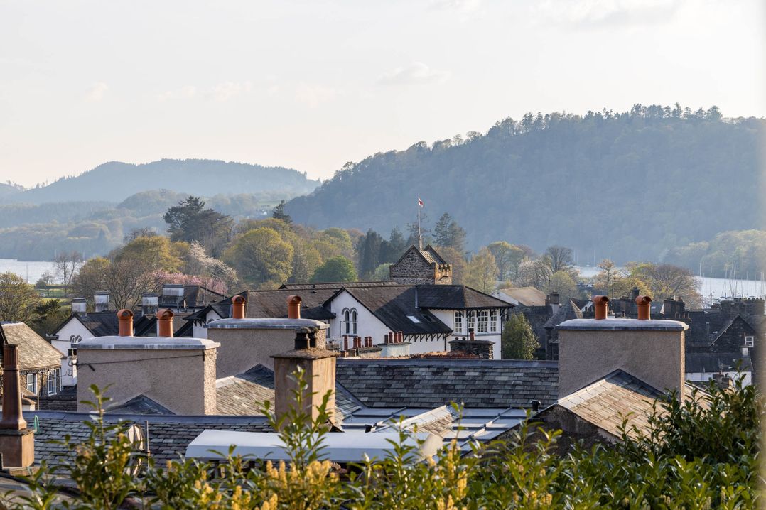 Luxury 2 Bed Room Lake View Apt Bowness Parking