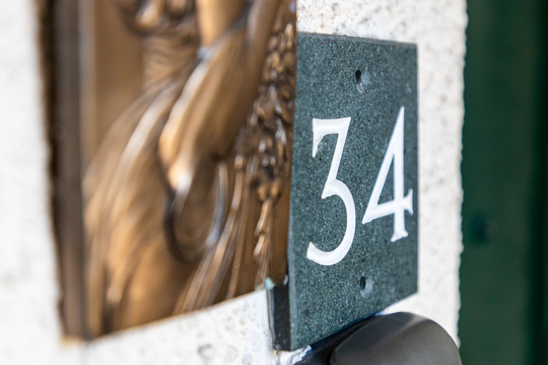 Luxury 2 Bed Room Lake View Apt Bowness Parking