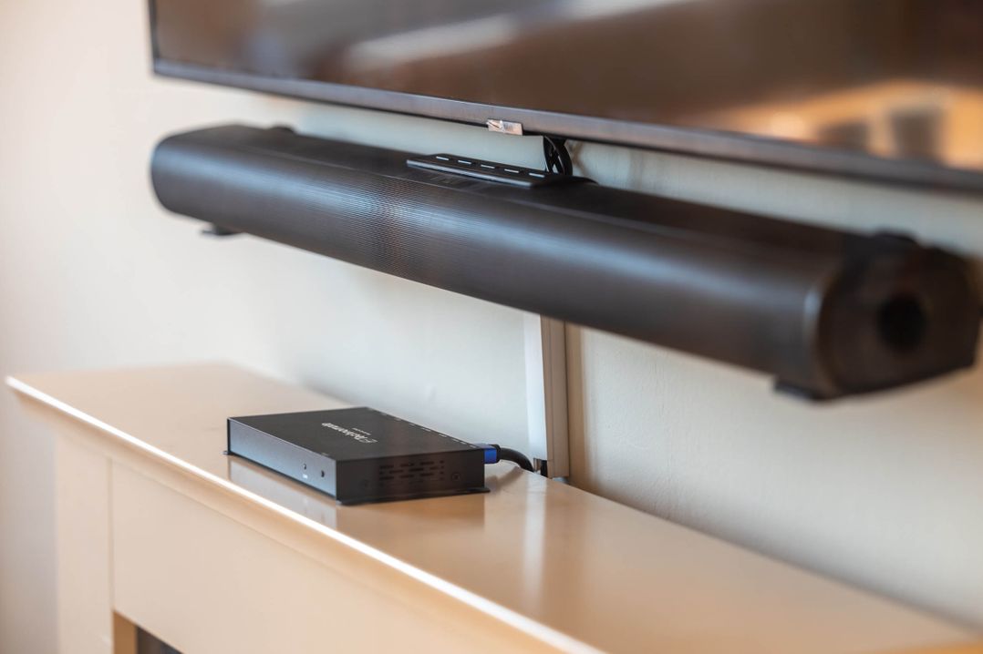 Luxury 2 Bed Room Lake View Apt Bowness Parking