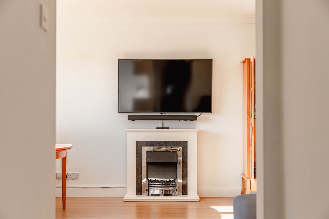 Luxury 2 Bed Room Lake View Apt Bowness Parking