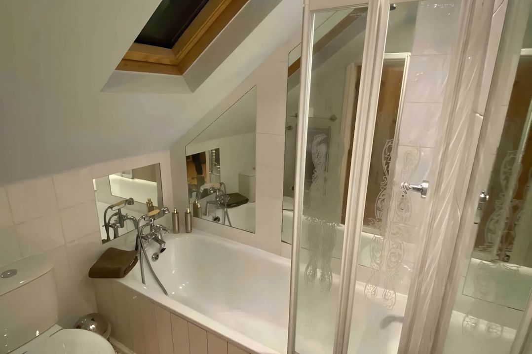 4 Bed House-Sleeps 8-Parking-Pets-MarinaSeaView