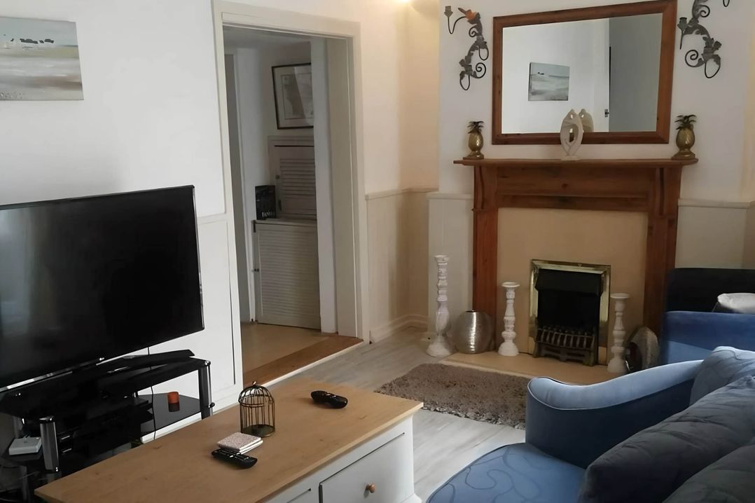 House - Sleeps 7 - Garden - Pets Ok - Parking