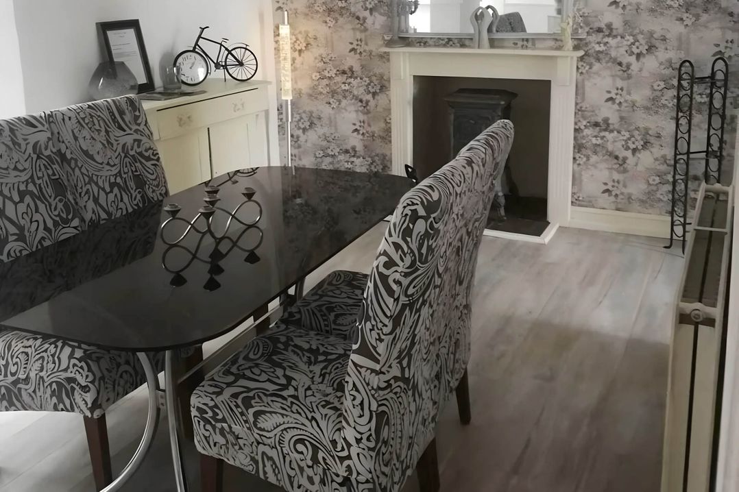 House - Sleeps 7 - Garden - Pets Ok - Parking