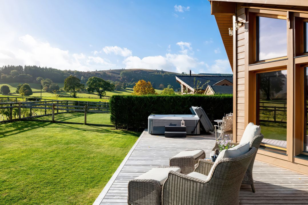 Cwtch Log Cabin