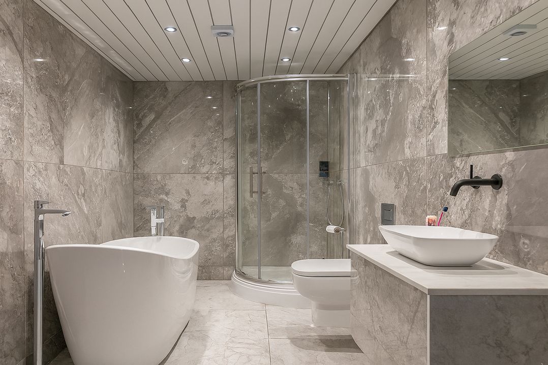 Pet-friendly hot tub retreat near Loch Leven