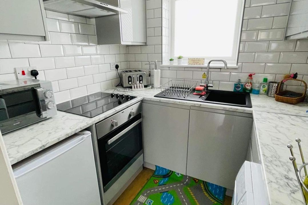 Pet-friendly villa with pool and sea views