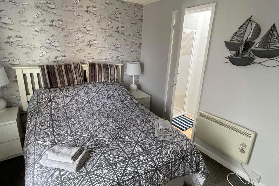 Pet-friendly villa with pool and sea views