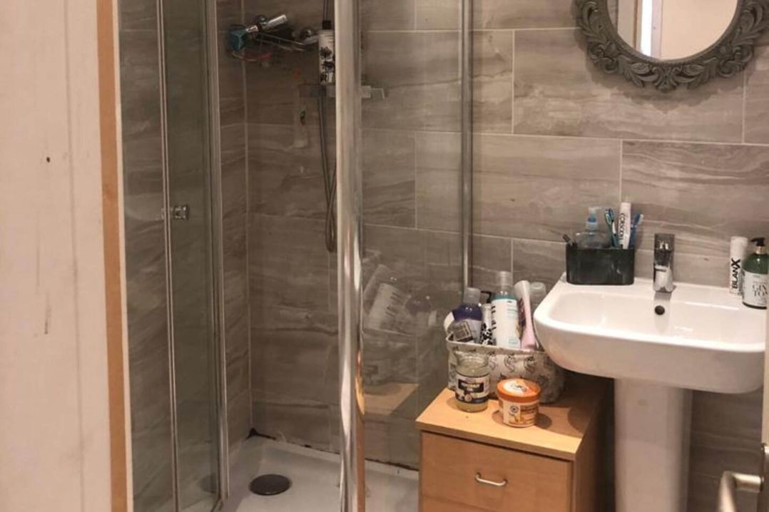 Apartment - Sleeps 2 - Patio - Parking