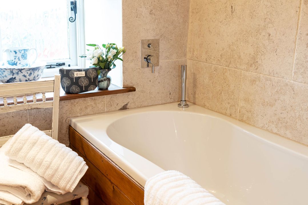 Ingleton 2-Bed Cottage, Sleeps 4, Pet Ok & Parking