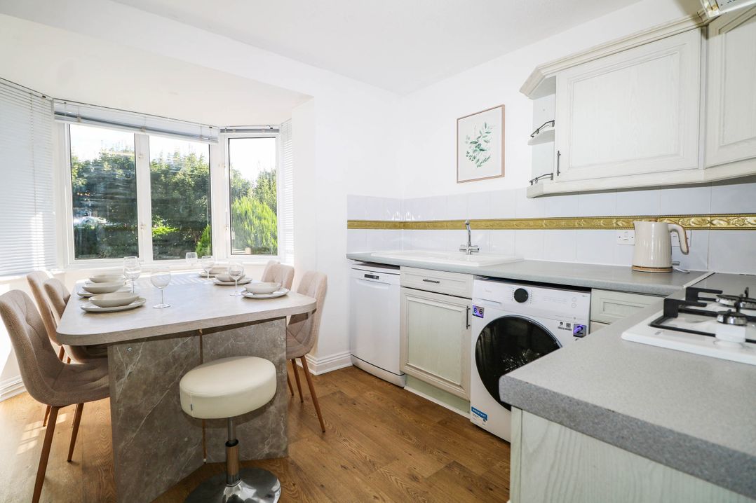4 Atlantic Close