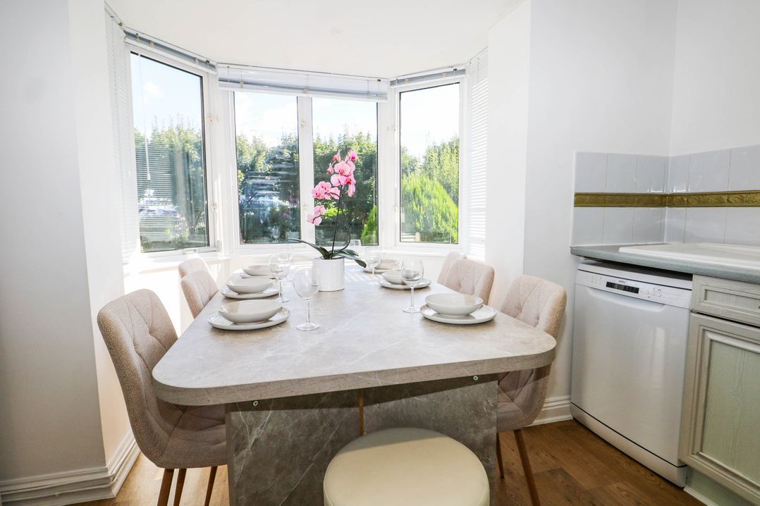 4 Atlantic Close