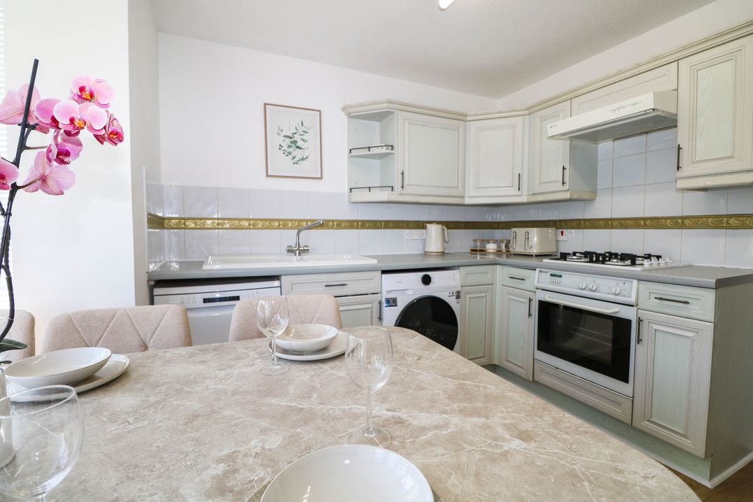 4 Atlantic Close