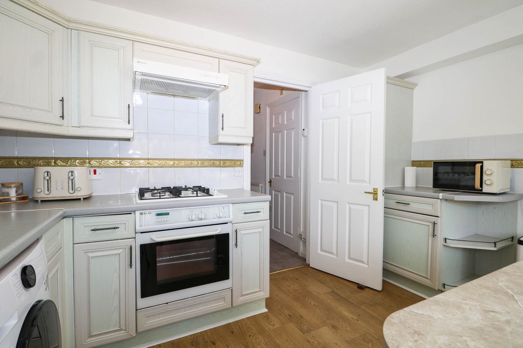 4 Atlantic Close