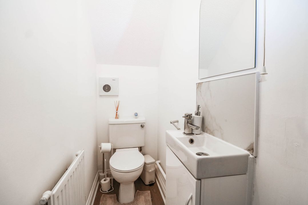 4 Atlantic Close