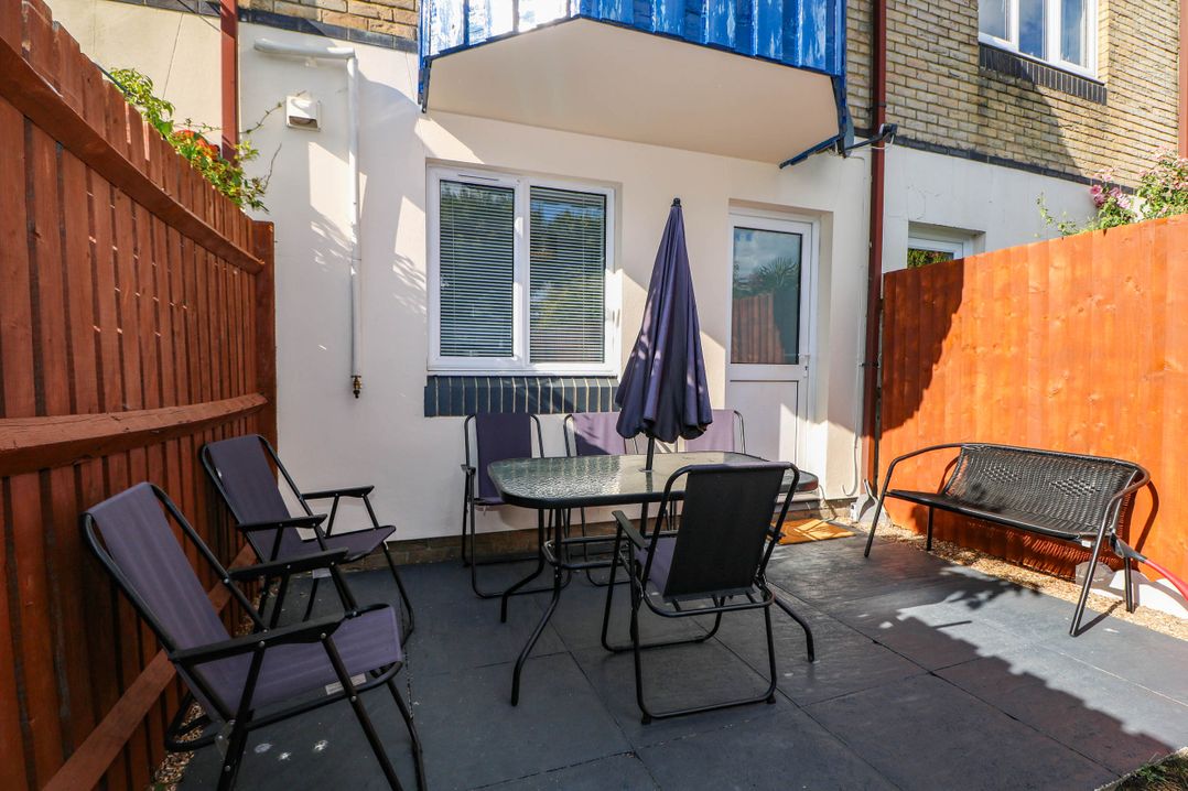 4 Atlantic Close