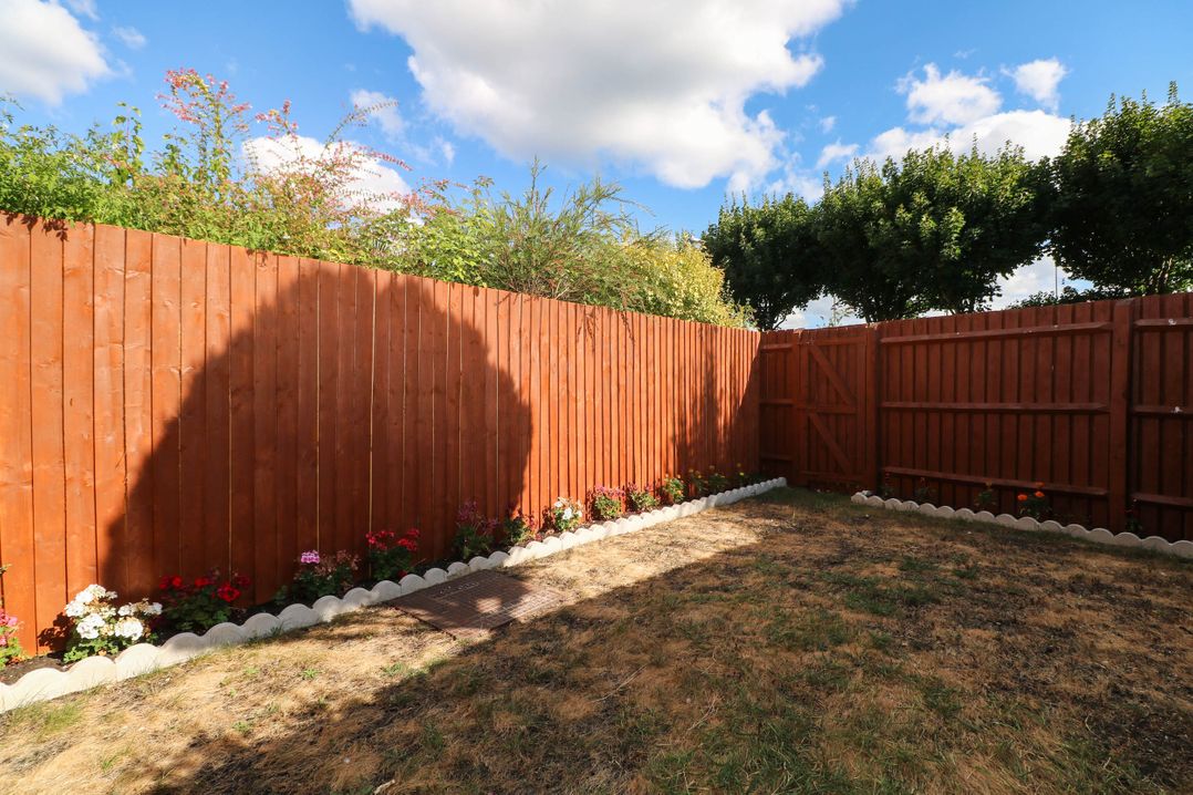 4 Atlantic Close