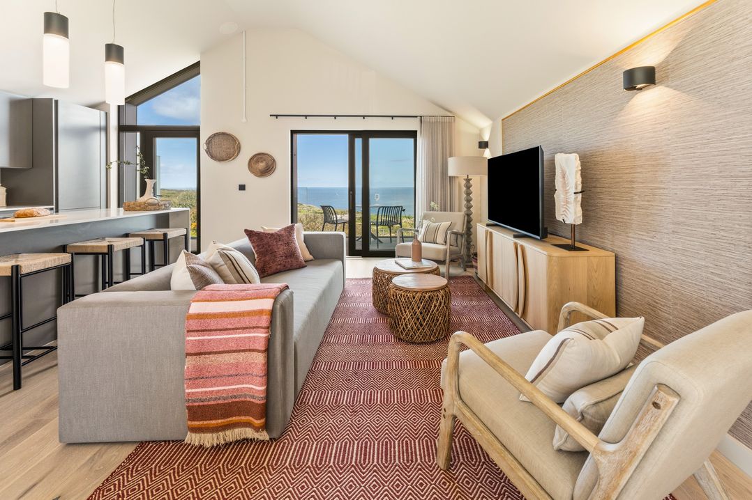 Hidden 1 - Clifftop House Hot Tub